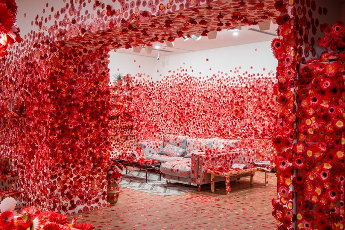 Yayoi Kusama: the Fashion of Obsession – Smithsonian Libraries and Archives  / Unbound