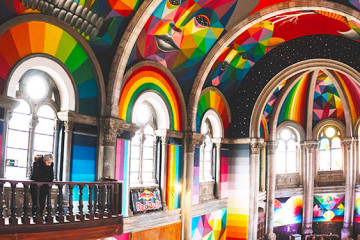 Okuda San Miguel: geometry and colours