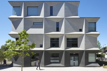 Burntwood School by Allford Hall Monaghan Morris