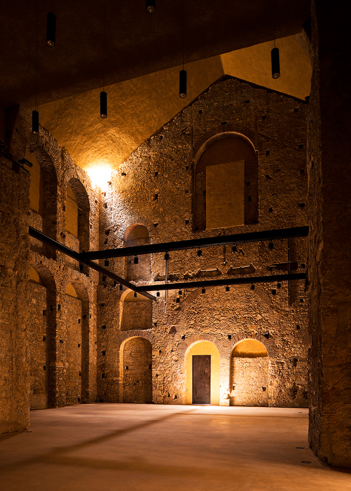 Thalia Theatre, Lisbon - Gonçalo Byrne and Barbas Lopes Arquitectos (Diogo Seixas Lopes and Patrícia Barbas) - Photo: Daniel Malhão - Portuguese Pavilion at Venice Architecture Biennale 2018: Public Without Rhetoric