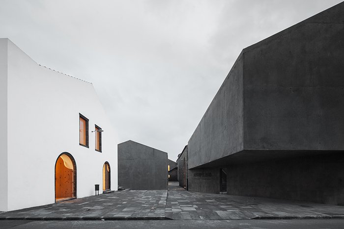 Arquipélago - Center for Contemporary Arts, São Miguel (Azores) - João Mendes Ribeiro and -é+ (Cristina Guedes and Francisco Vieira de Campos) - Photo: José Campos - Portuguese Pavilion at Venice Architecture Biennale 2018: Public Without Rhetoric